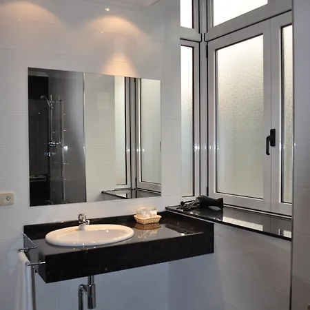 Crunia I Hotel 4*
