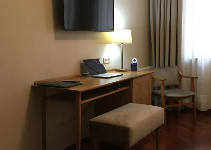 Crunia I Hotel