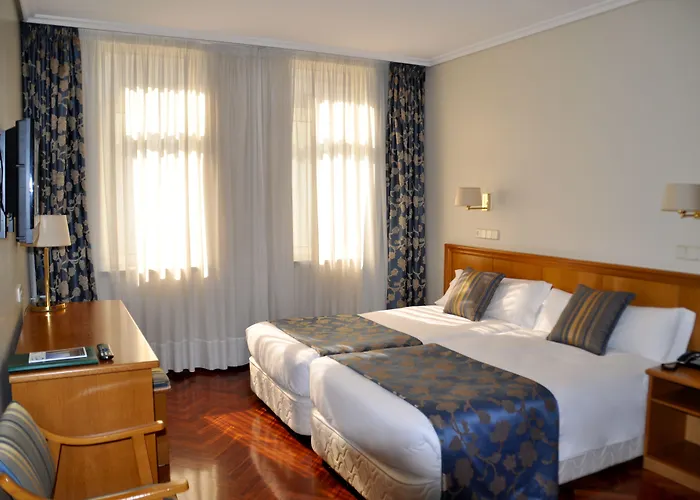 Crunia I Hotel